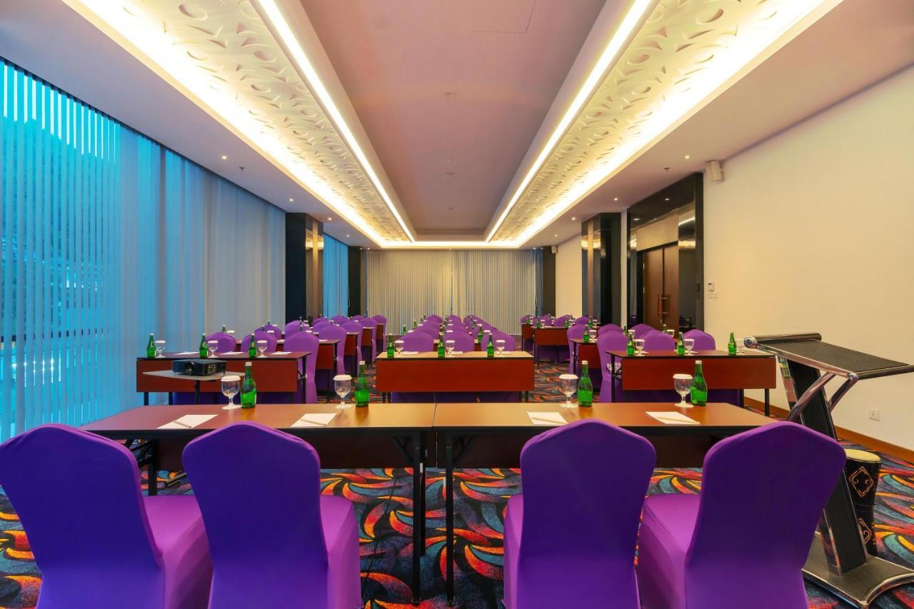 Fox Hotel Джаяпура Экстерьер фото