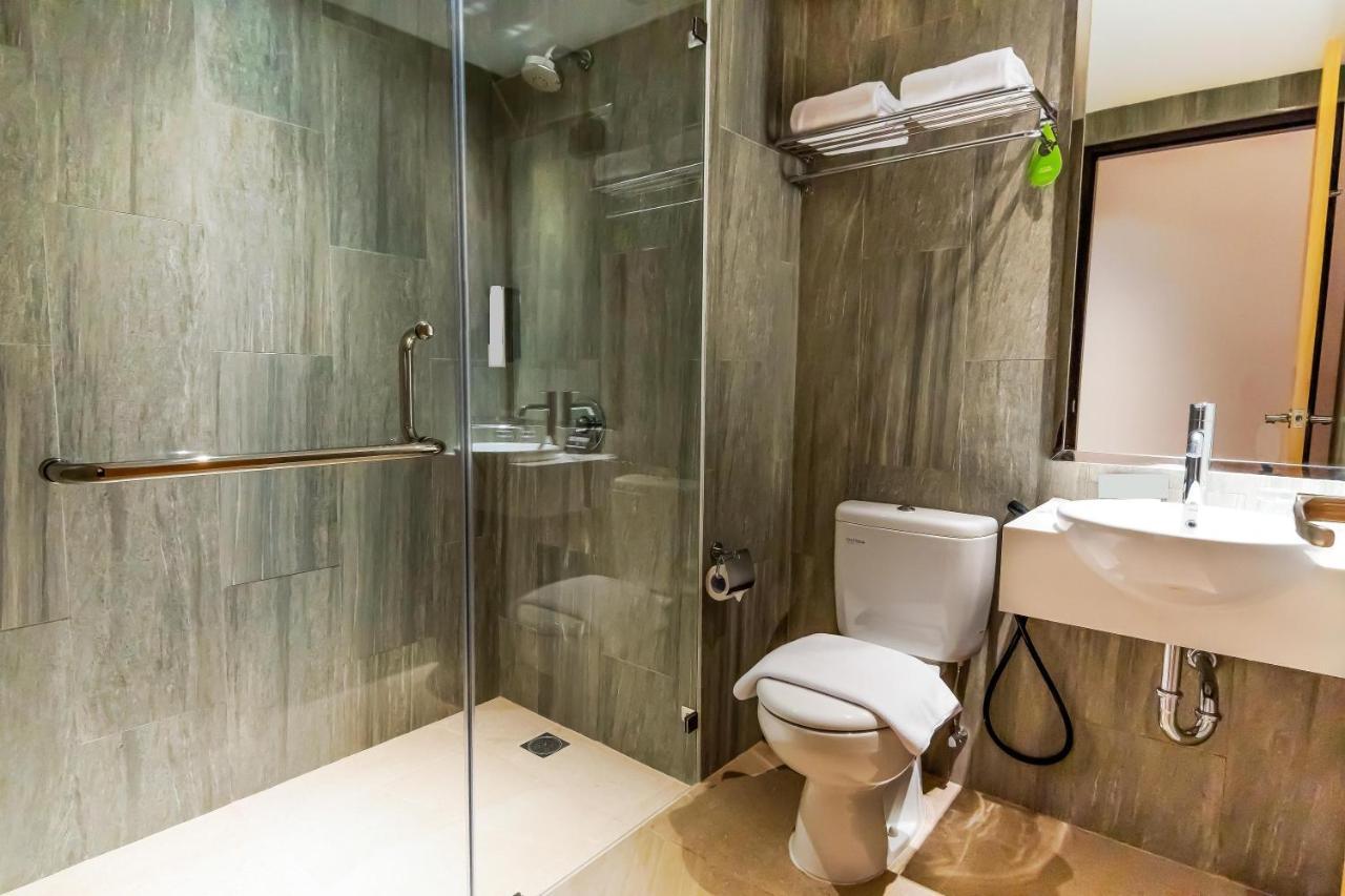 Fox Hotel Джаяпура Экстерьер фото